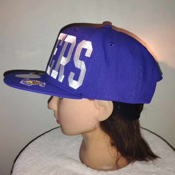 NBA Los Angeles Lakers Cap - Picture 5 of 7